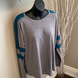Long sleeve grey and teal t shirt